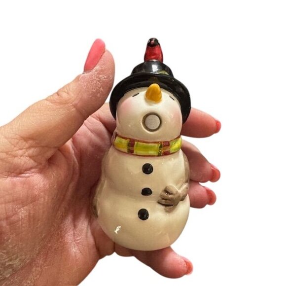 Ceramic Snowman Couple Salt & Pepper Shaker Set With Festive Details - Picture 7 of 16
